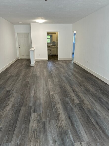 Building Photo - 13155 Emerald Dr