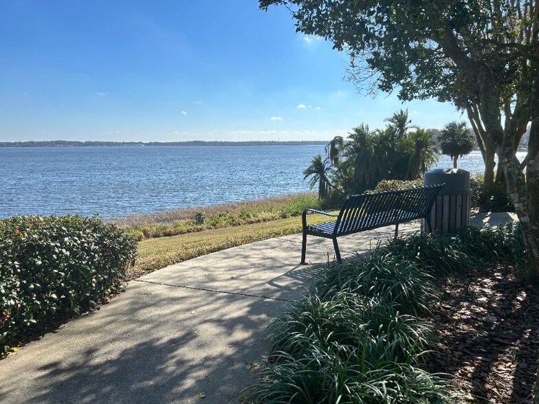 Building Photo - 966 Lido Dr