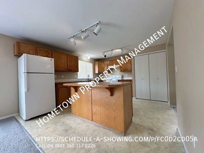Building Photo - 807 Nicholas Ln SE