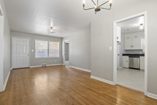 Building Photo - 1909 NE 52nd St