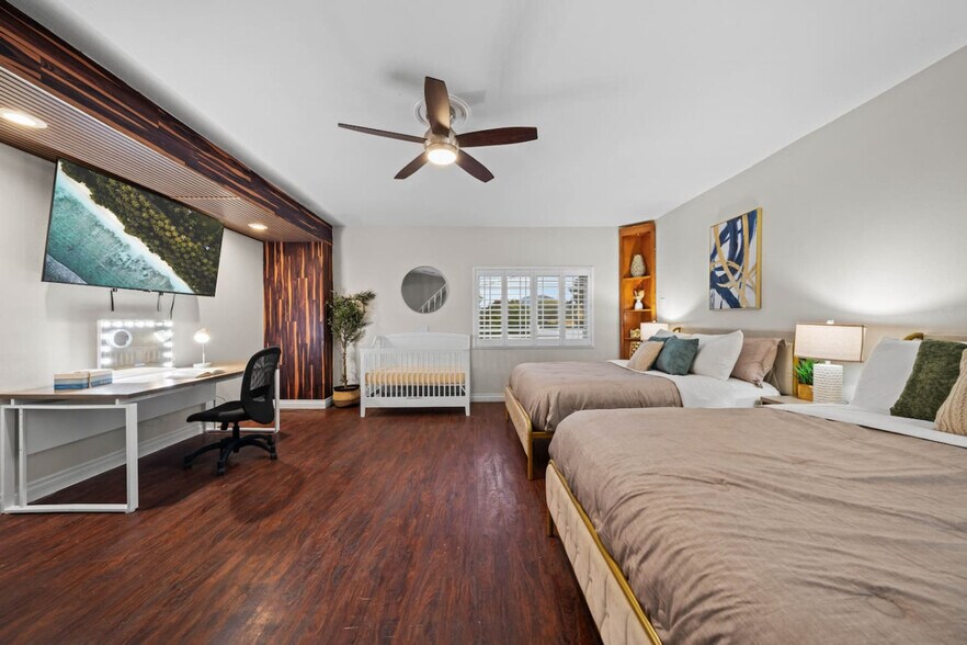 Building Photo - 10150 Sierra Madre Rd