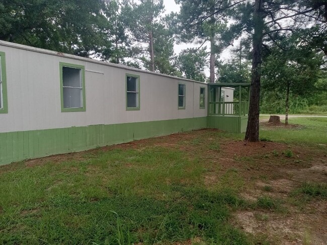 Building Photo - Be part of this cozy community at Roy Harris Loop