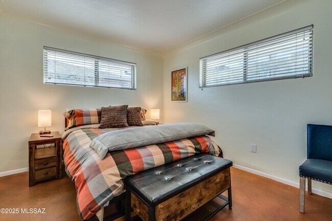 Building Photo - 40 N Bella Vista Dr