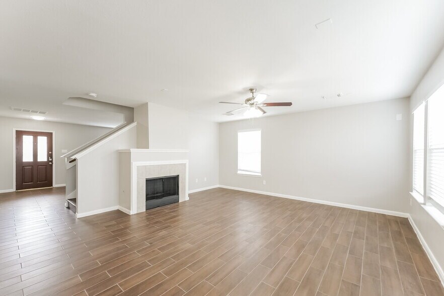 Building Photo - 16102 Dawn Marie Ln