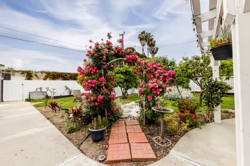 Building Photo - 13731 Olympic Ave