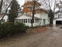 Building Photo - Spacious 4 Bedroom Home - Northside of Hol...