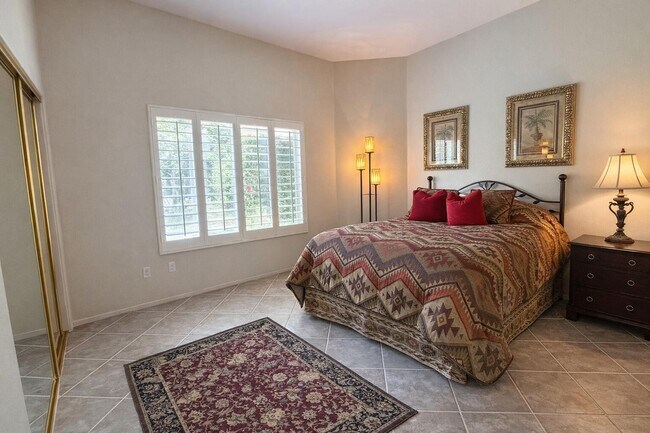 Building Photo - 83 N Kavenish Dr