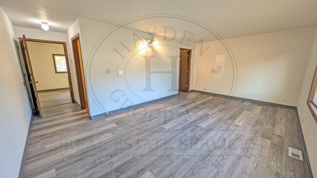 Building Photo - 13235 NW Pumpkin Ridge Rd