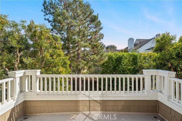 Building Photo - 15 Jupiter Hills Dr