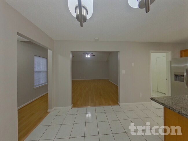 Building Photo - 5000 Poplar Glen Dr