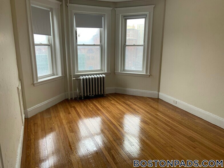 Building Photo - 1171 Boylston St