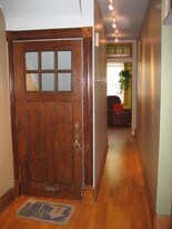 Building Photo - 719 Savannah Ave