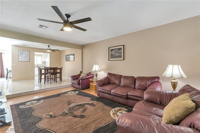 Building Photo - 3472 Townhouse Dr