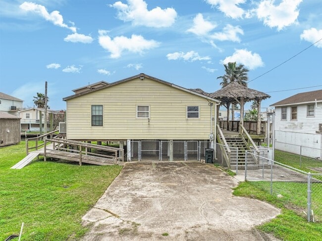 Building Photo - 5 Highland Dr
