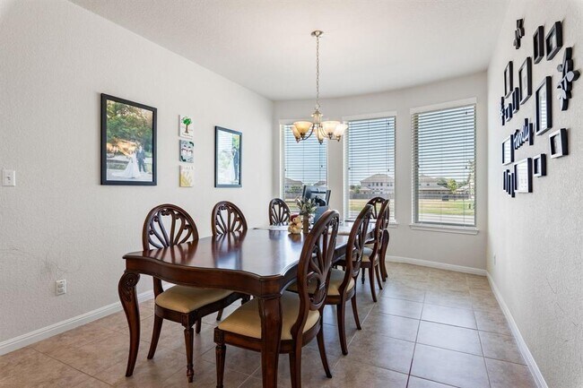 Building Photo - 8101 Pescara Cove