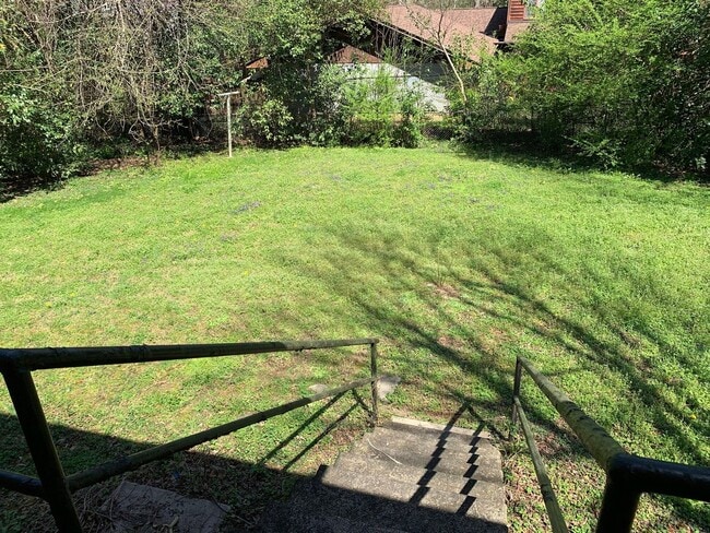 Building Photo - Cozy Ranch Style Home!!