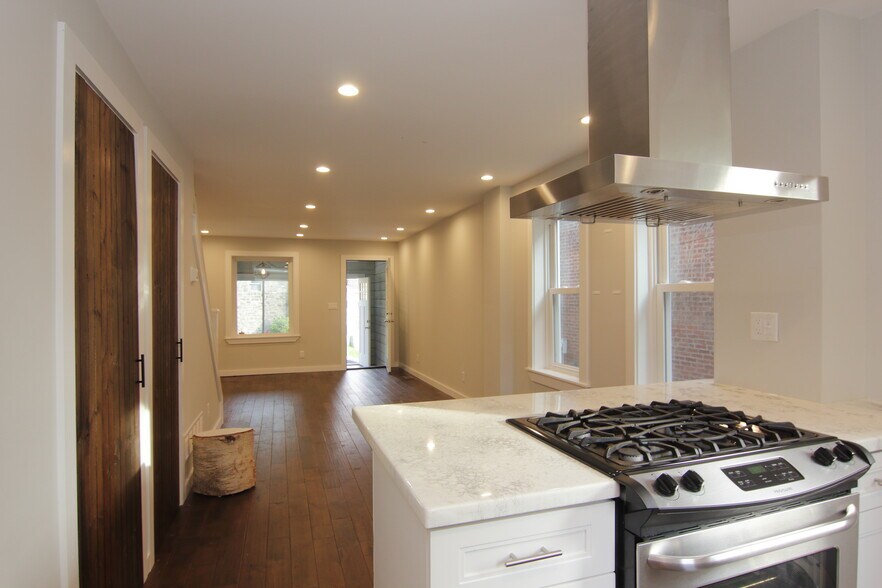 Building Photo - 136 Walnut Ave