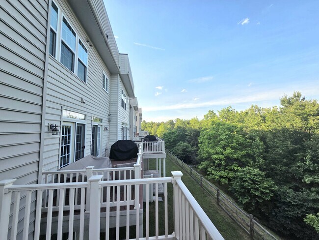 Building Photo - 5415 Stream Bank Ln