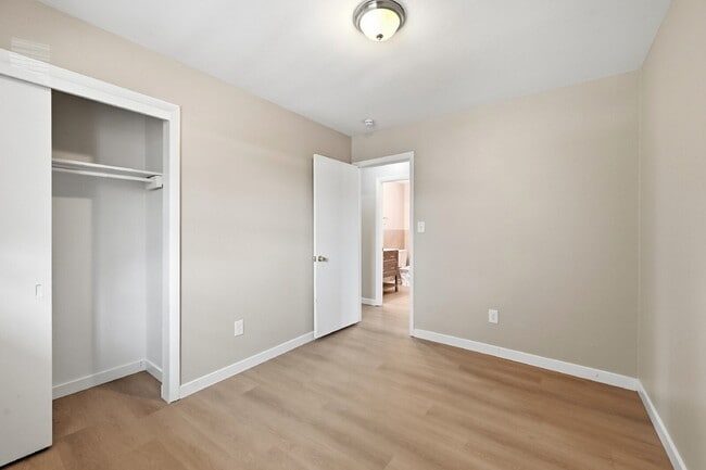 Building Photo - $2,440.95 with $300 Off the First Month's Rent, 5 Beds - 2 Bath, Multiplex in Littleton with Shar...