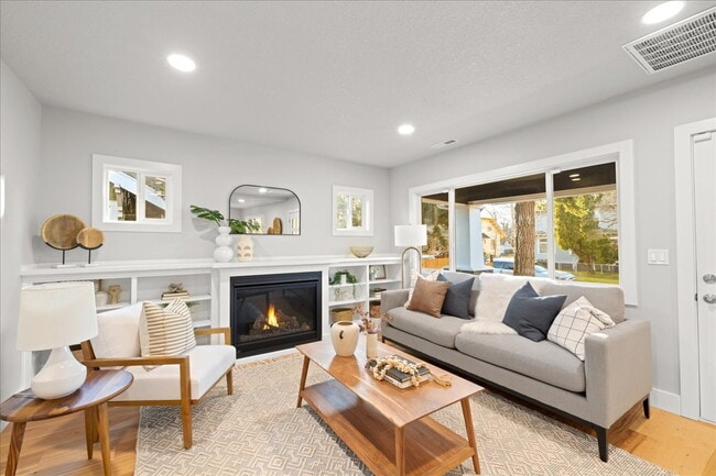 Building Photo - Beautifully Renovated 3-Bedroom Home with Private Fenced Yard