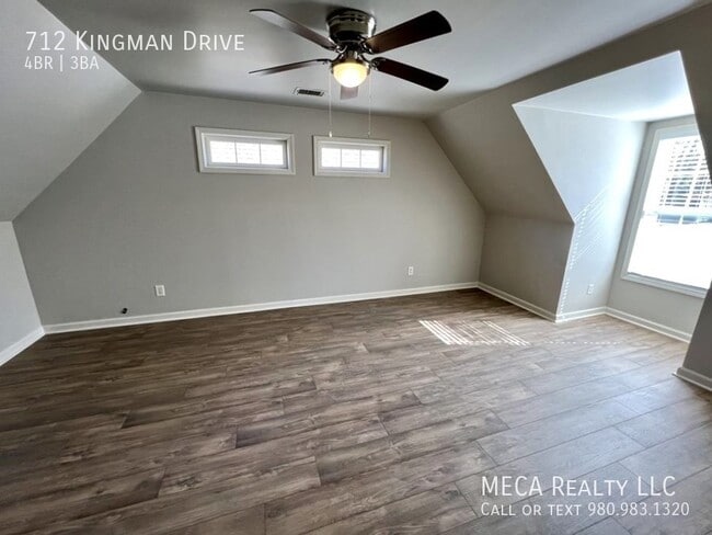 Building Photo - 712 Kingman Dr