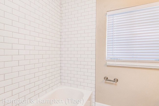 Building Photo - 3 br, 1 bath House - 4675 20TH AVE S