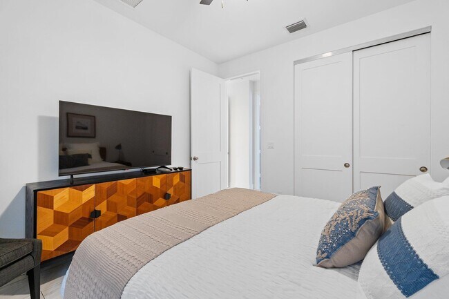 Building Photo - 17868 Limestone Creek Rd