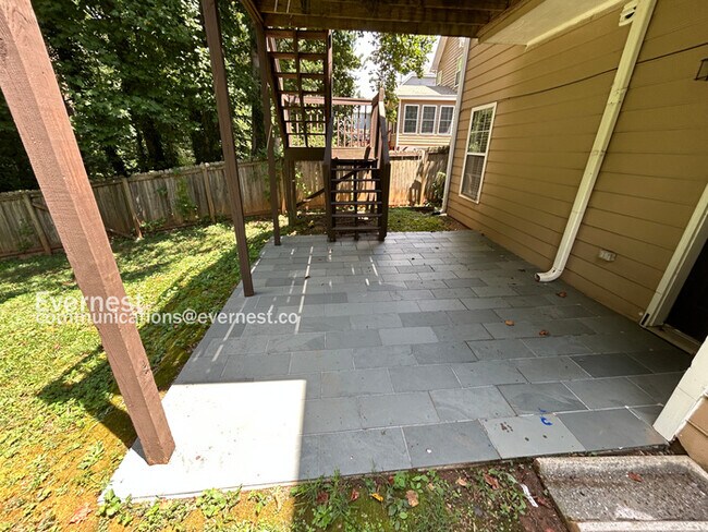 Building Photo - Limited Time Special Offer / Spacious 4 Bedroom Home in Suwanee / Large Yard / Pet Friendly