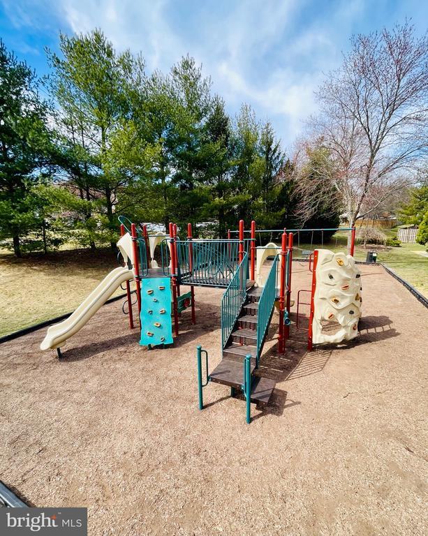 Building Photo - 5314 Larochelle Dr