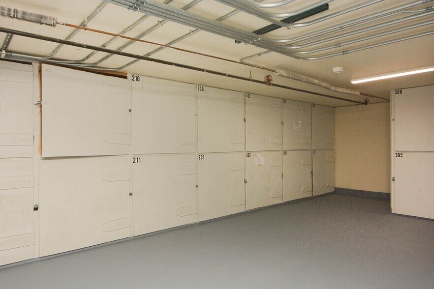 Building Photo - 699 Elm Pl