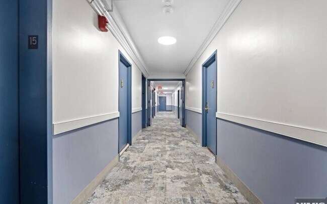 Building Photo - 285 AYCRIGG Ave