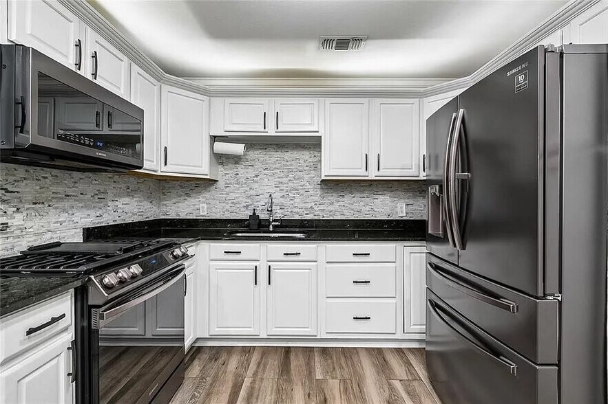 Building Photo - 2413Bobwhite dr