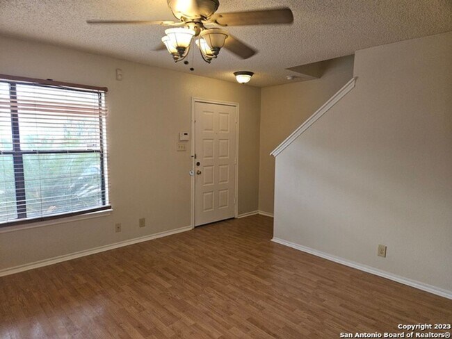 Building Photo - 3 Bedroom Near Medical Center & USAA!