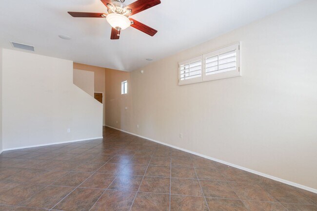 Building Photo - Pending/ Rented - Bright, Spacious Riversi...