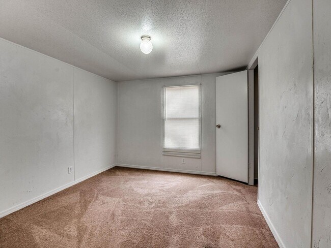 Building Photo - 7351 142nd St