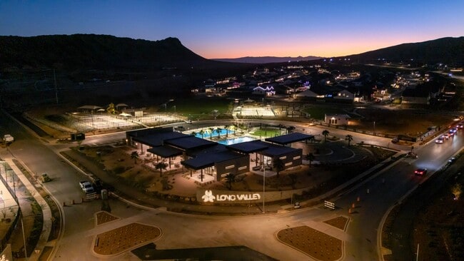 Building Photo - Townhome in Long Valley Community