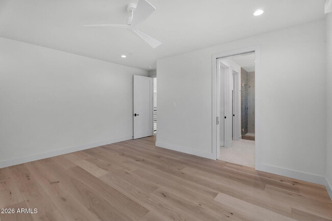 Building Photo - 6975 North 39th Pl