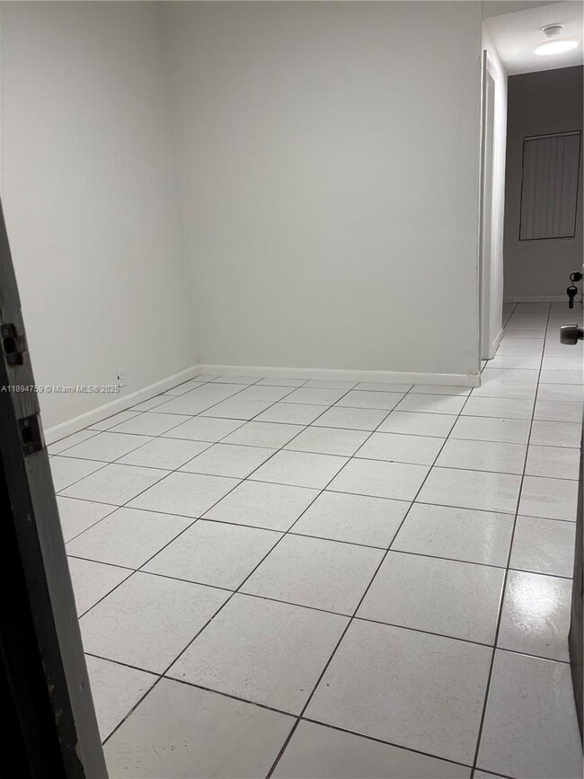 Building Photo - 2070 Washington Ave