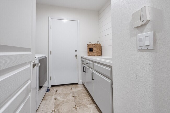 Building Photo - 1317 Gull Ct