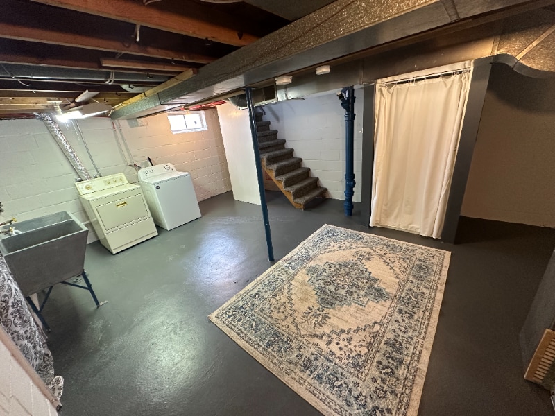 Building Photo - 623 22nd Ave N