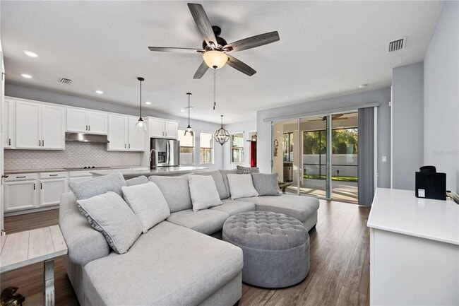 Building Photo - 3926 Sunshine Pine Ave