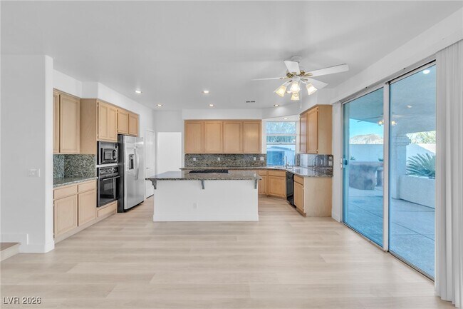 Building Photo - 3986 Windansea St