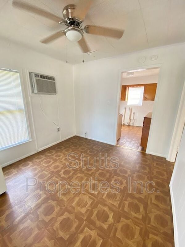 Building Photo - 116 Plum St