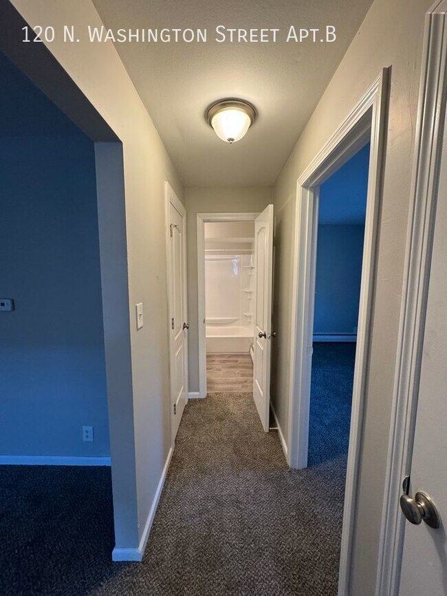 Building Photo - 120 N Washington St