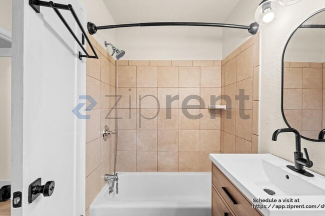 Building Photo - 121 S 37th St