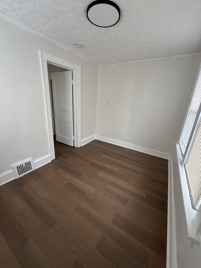 Building Photo - 4473 W 133rd St