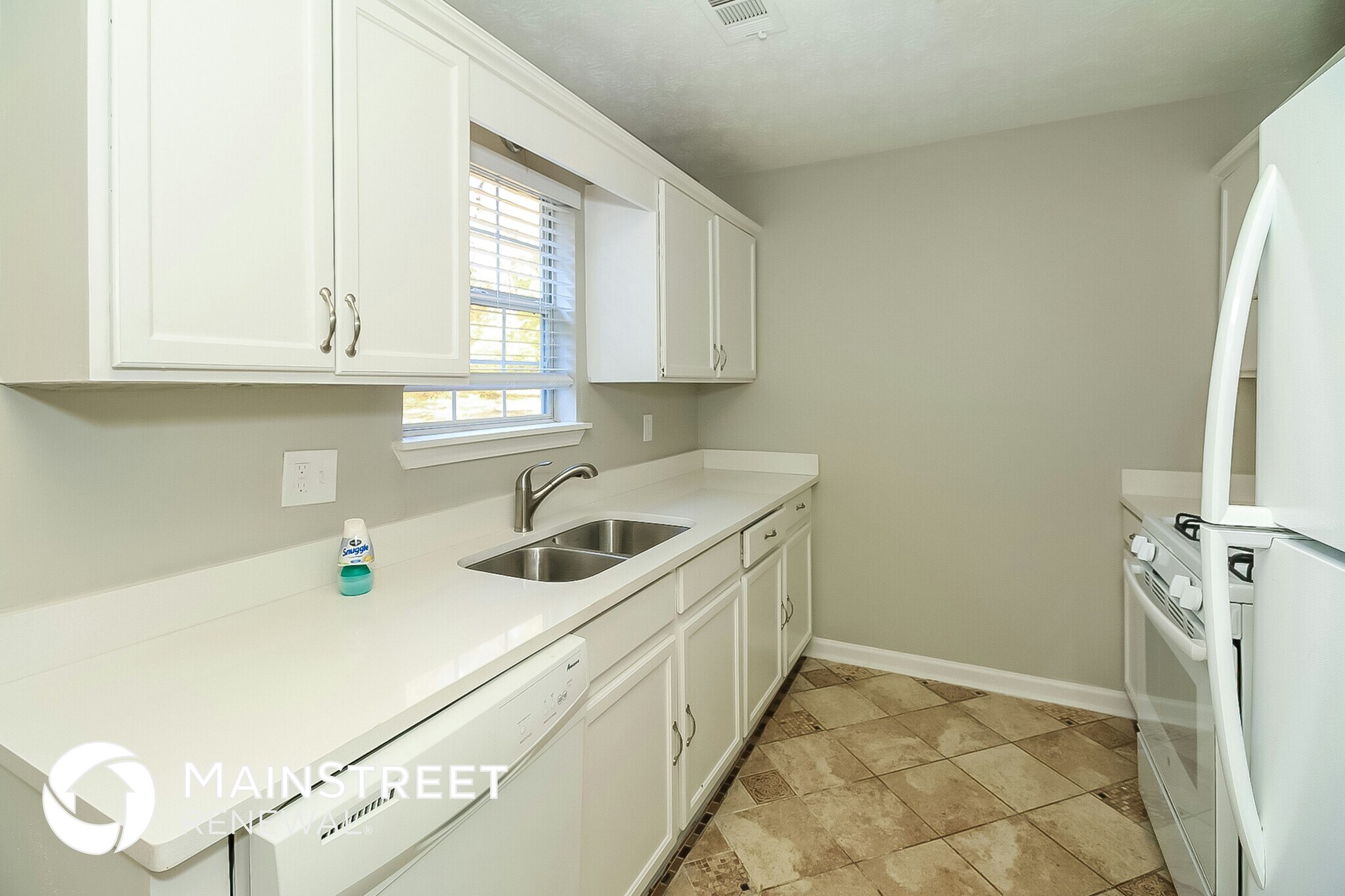 Building Photo - 135 Bond Dr