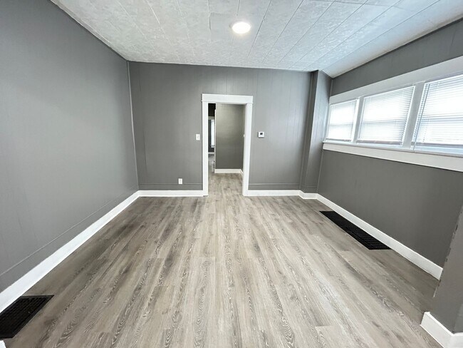 Building Photo - 314-316 Lorenz Ave