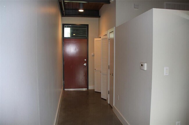 Building Photo - 2205 N Lamar Blvd
