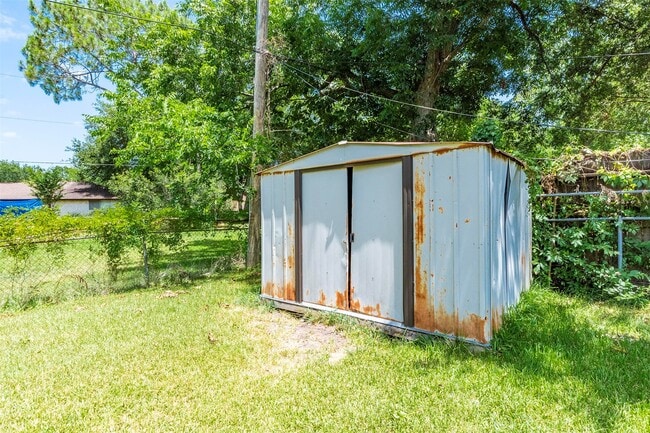 Building Photo - 405 Avondale Ln